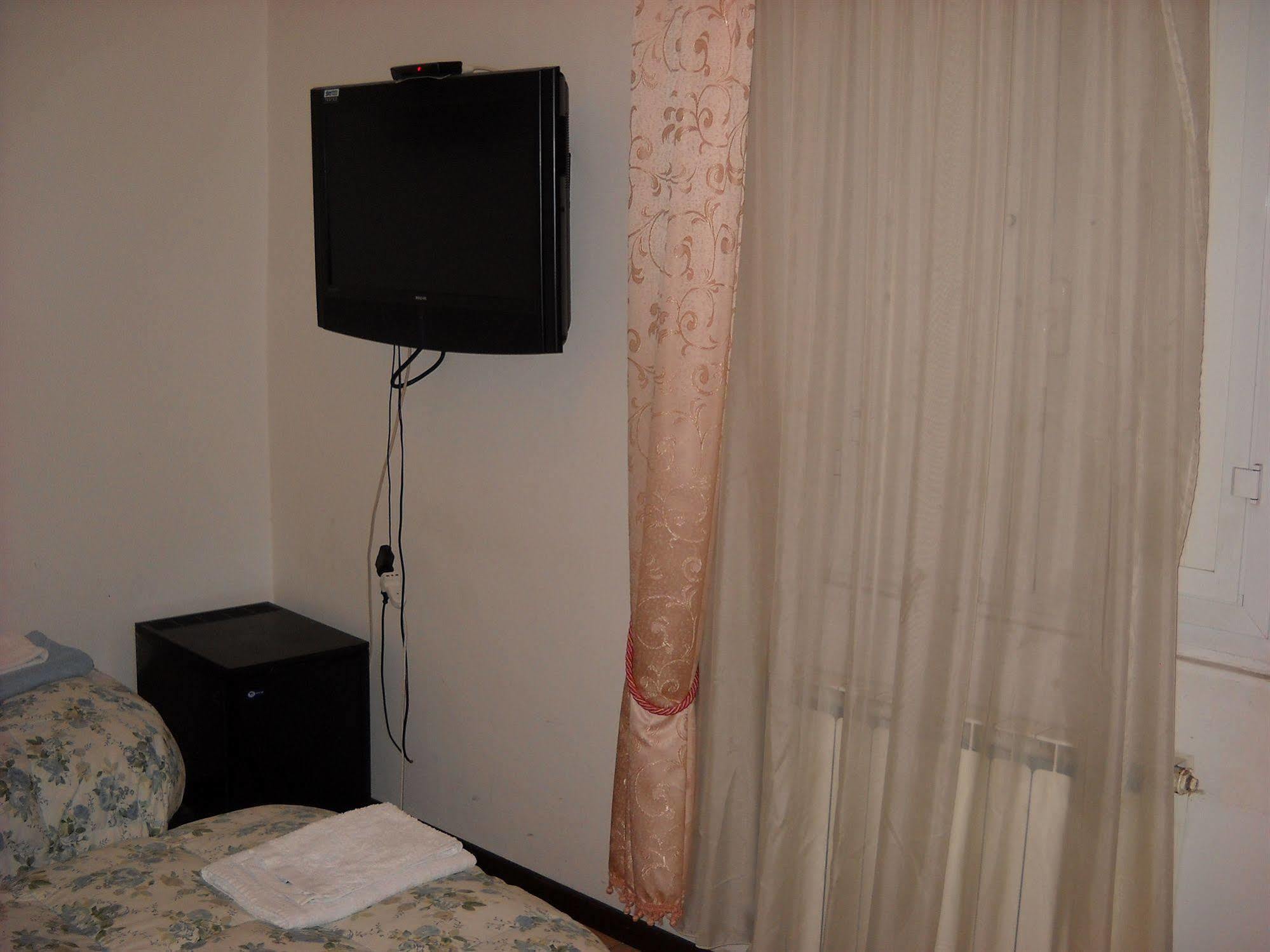 B&B Hope Bologna Bagian luar foto