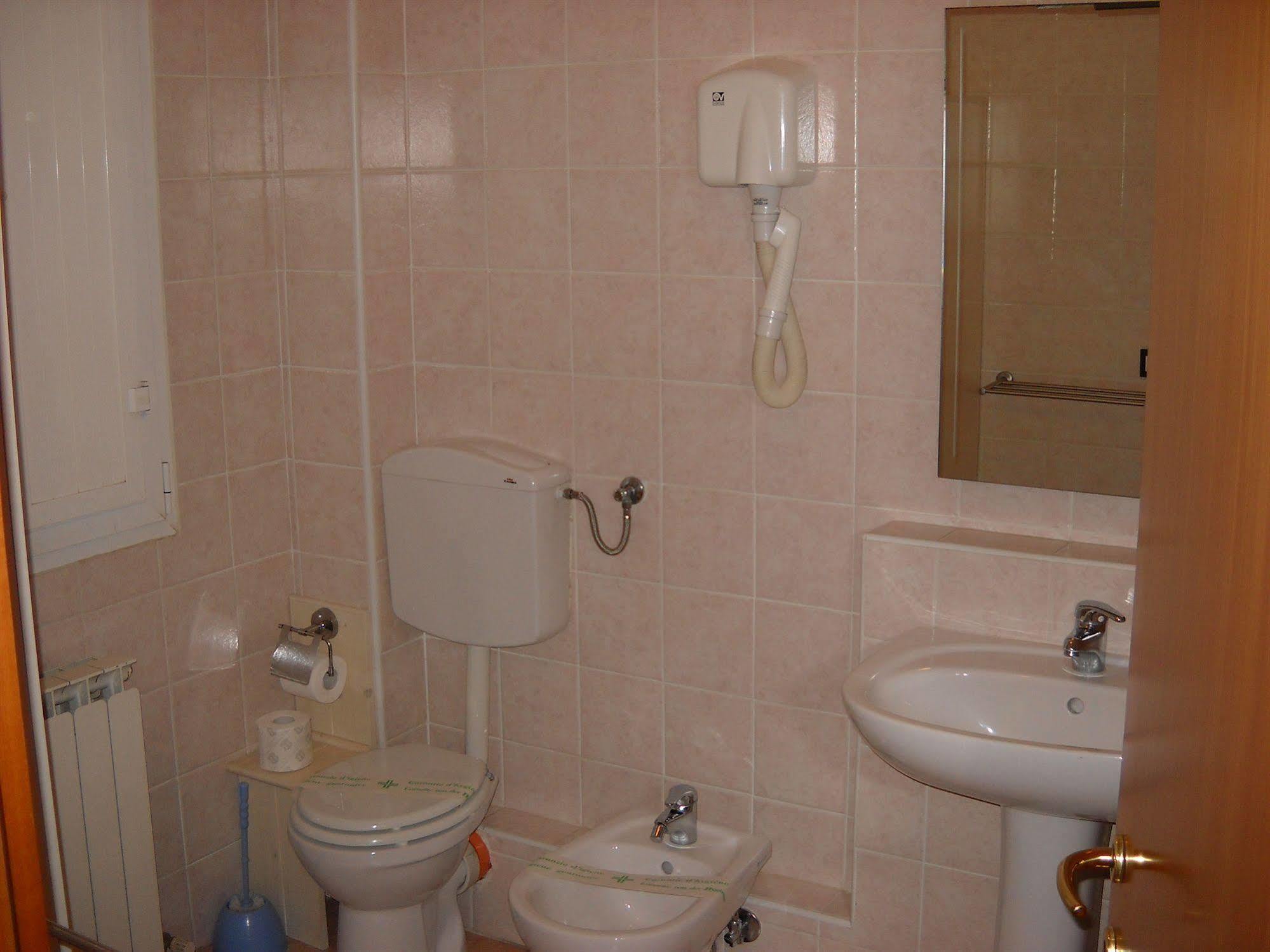 B&B Hope Bologna Bagian luar foto